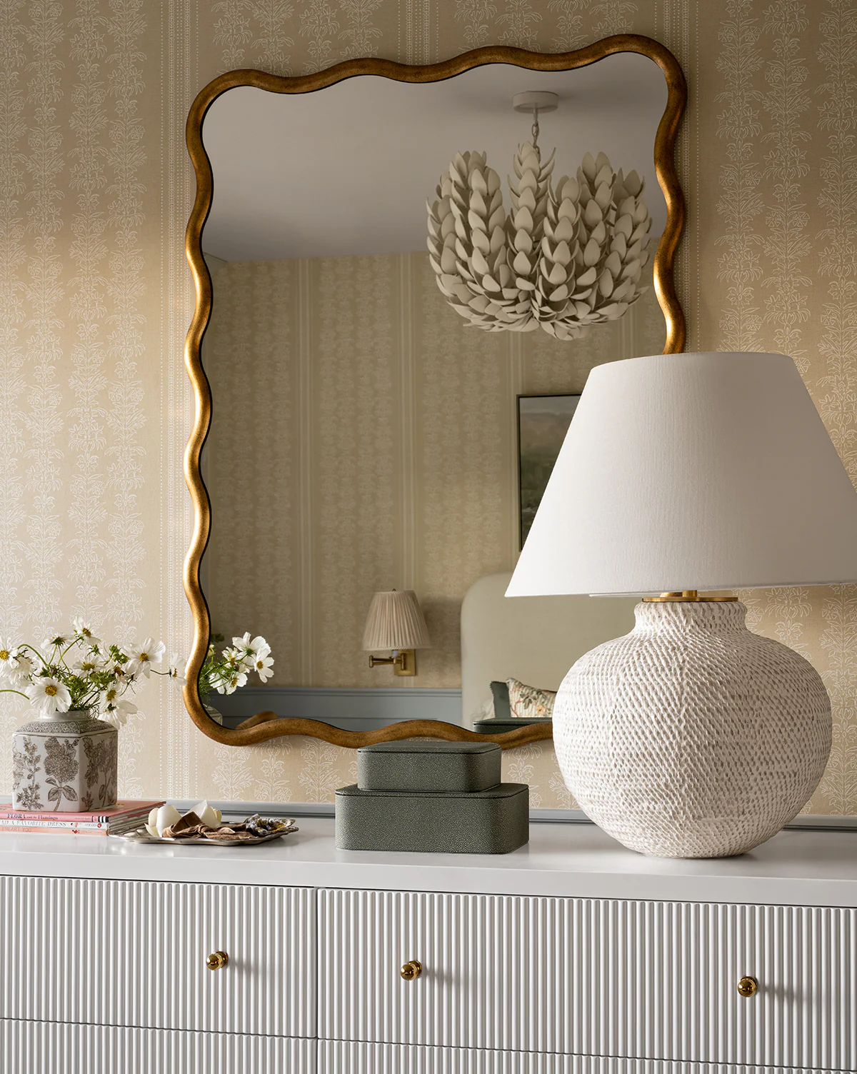 Avedon Table Lamp - Image 4