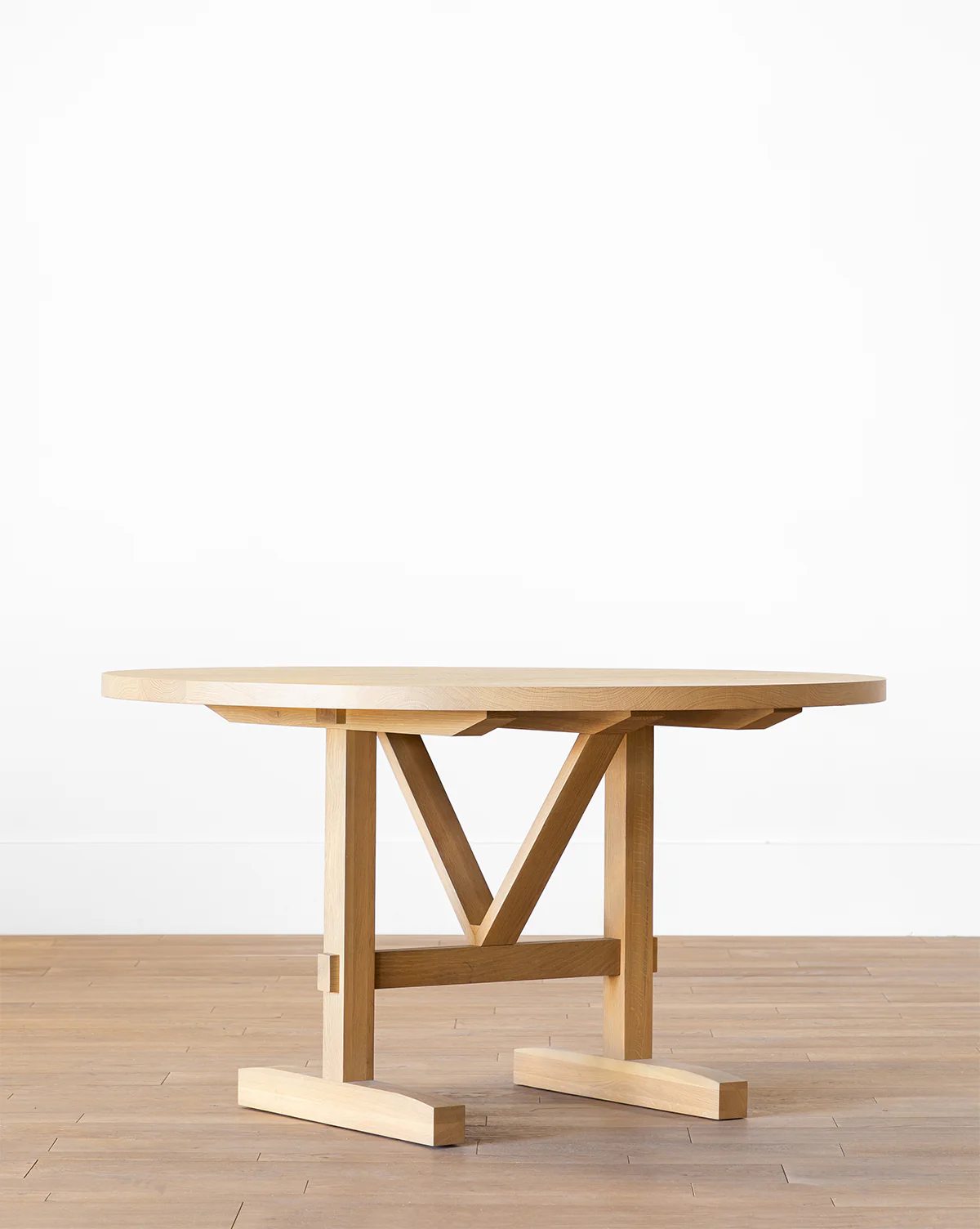Giselle Round Table - Image 7