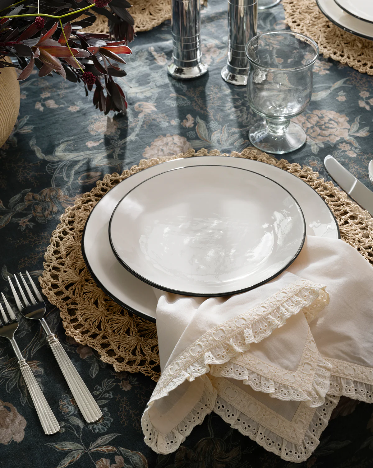 Lace Trim Napkins (Set of 4) - Image 4