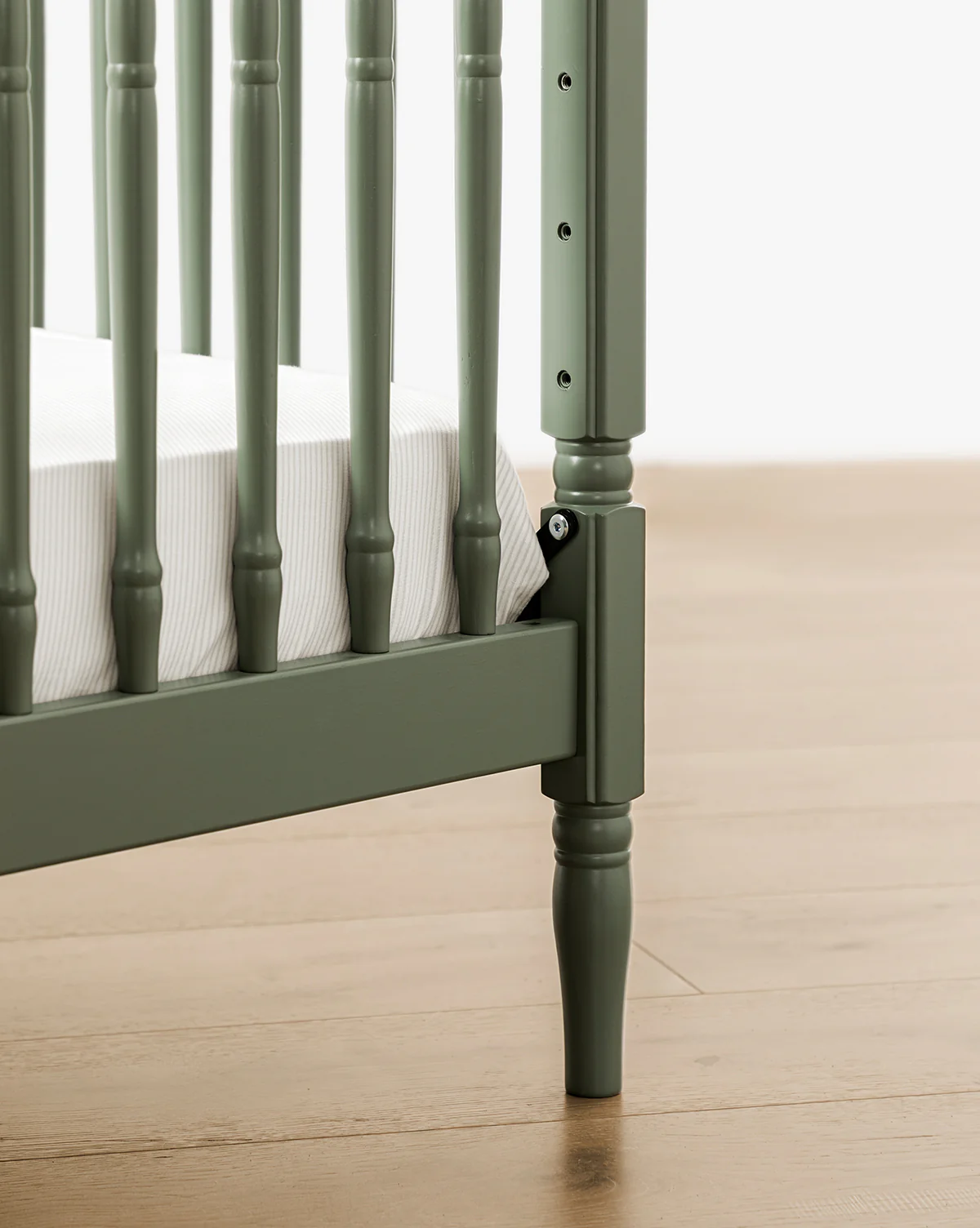 Liberty Namesake 3-in-1 Convertible Spindle Crib w/Toddler Bed Conversion Kit - Image 9