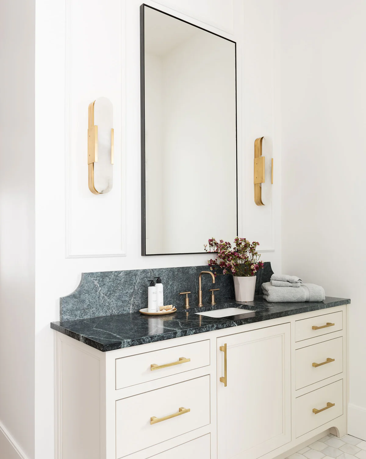 Melange Elongated Sconce - Image 3