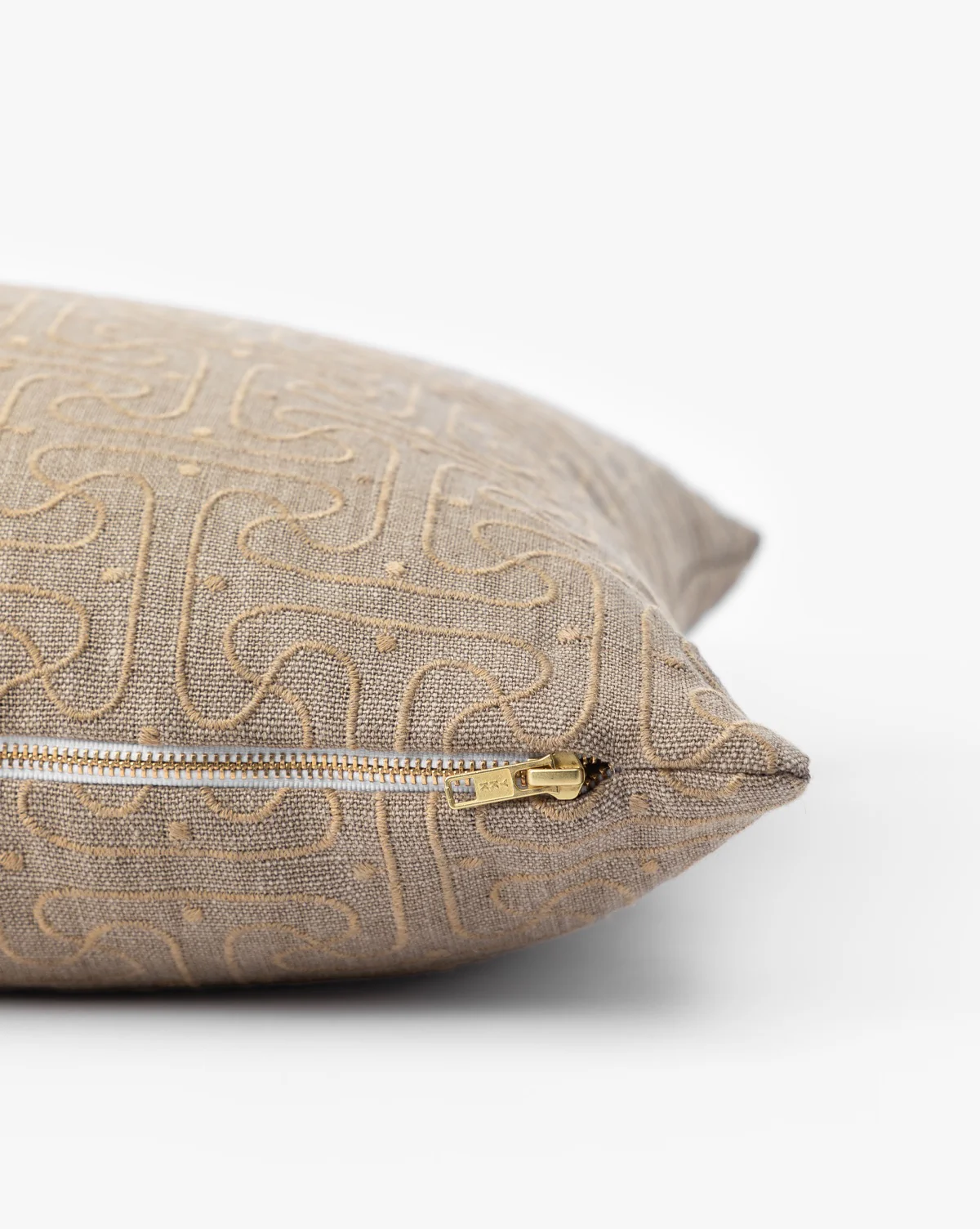 Saren Pillow Cover - Image 3