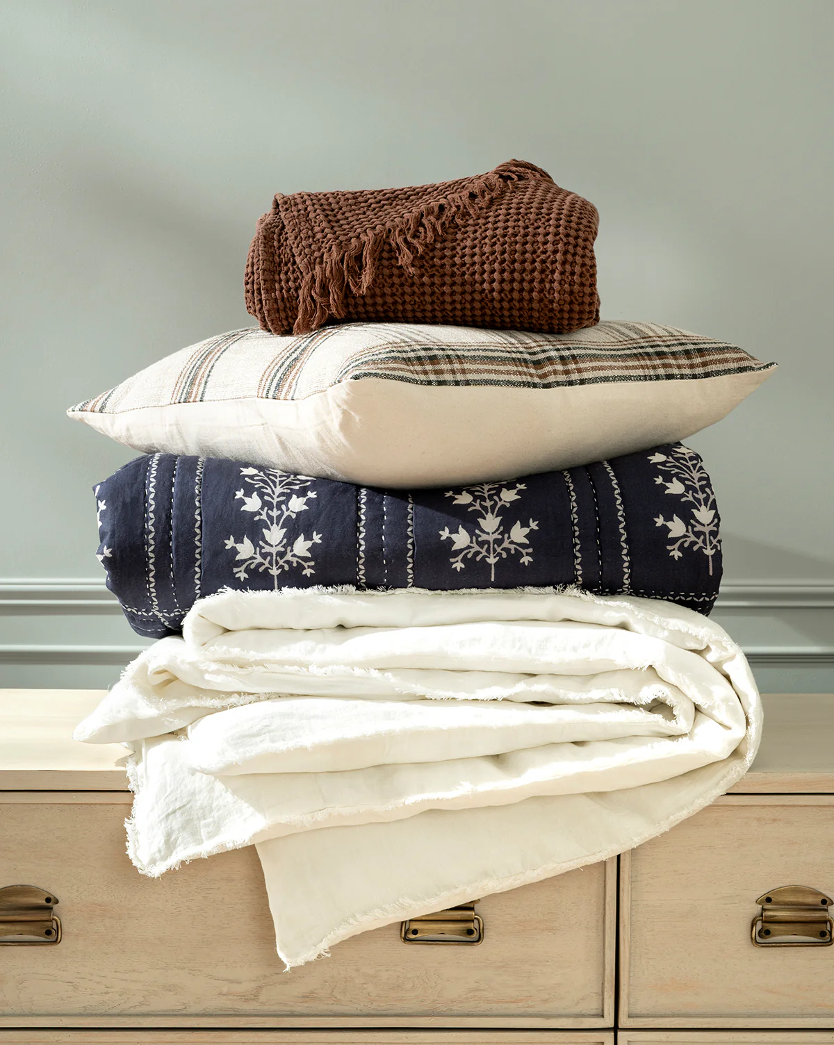 The Collected Classic Bedding Look - Image 2