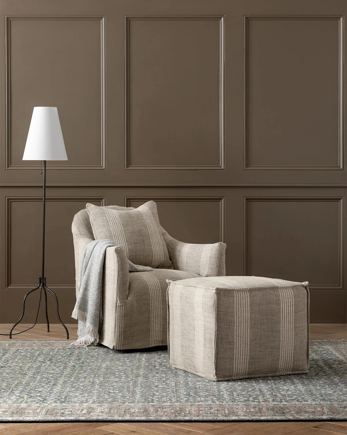 Trudeaux Slipcover Swivel Chair - Image 5